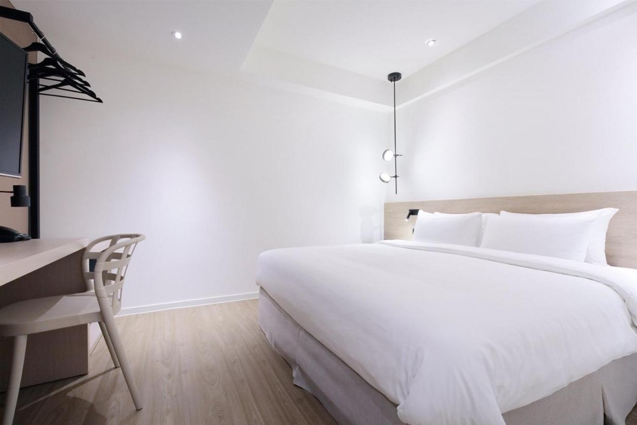 Keebe Hotel Keelung Bagian luar foto