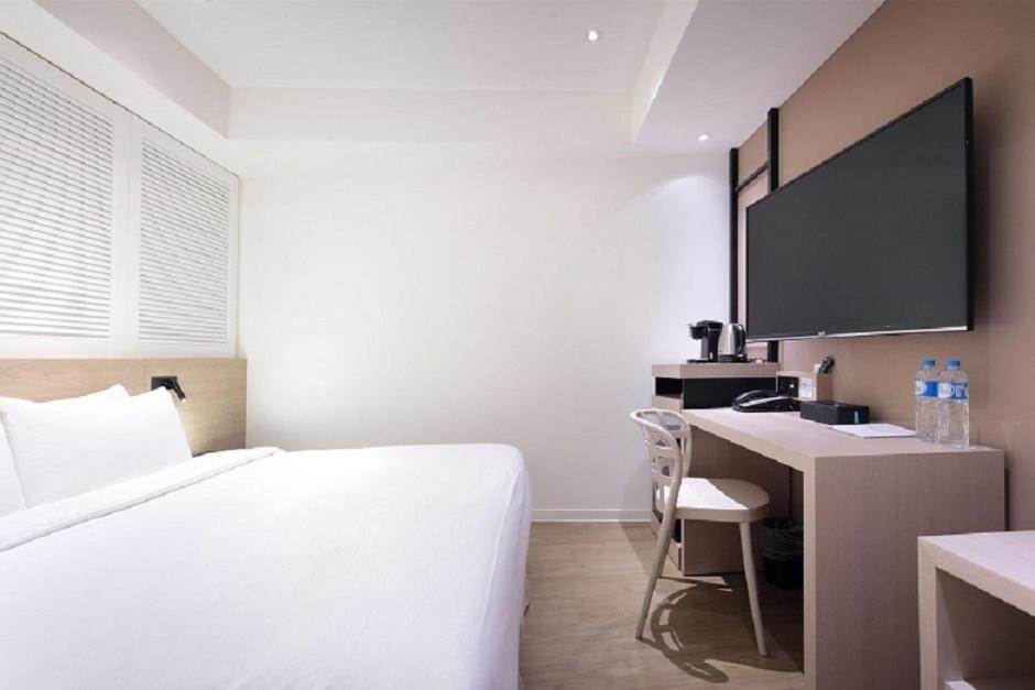 Keebe Hotel Keelung Bagian luar foto
