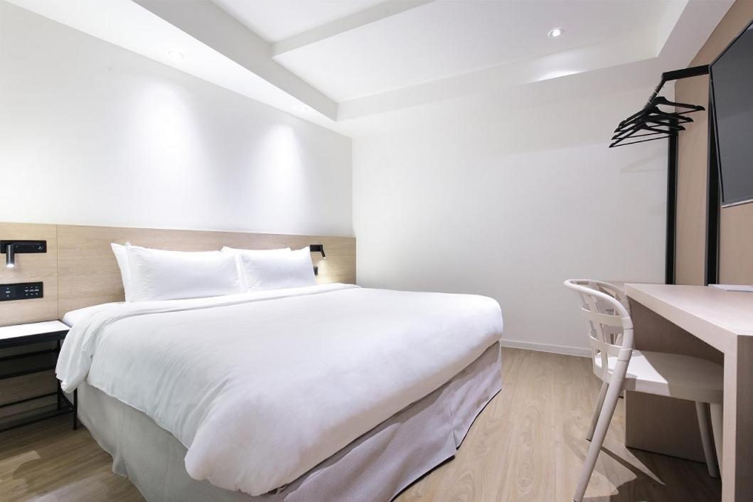Keebe Hotel Keelung Bagian luar foto